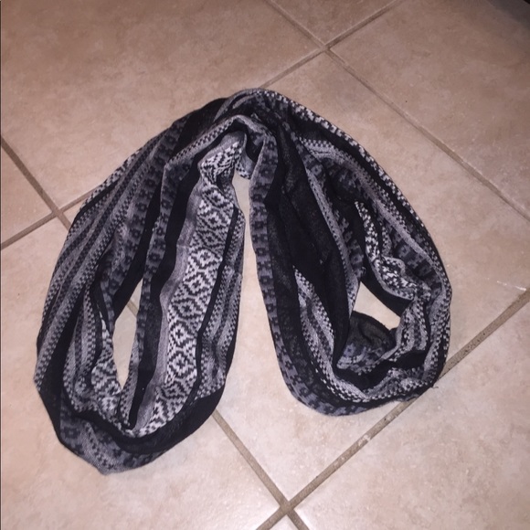 Scarf - Picture 5 of 7